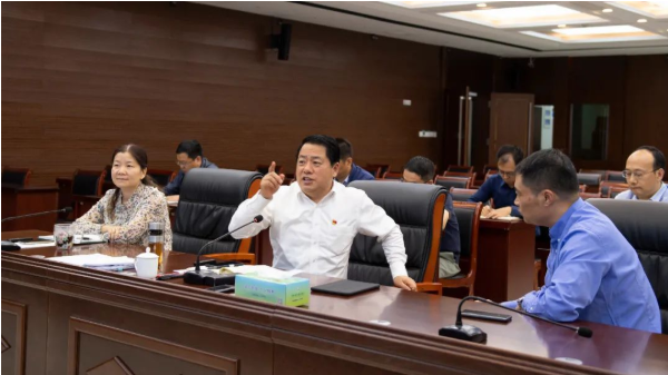省生態(tài)環(huán)境廳黨組書 記、廳長王仲田在線督導檢查全省重點領域污染排放監(jiān)管情況